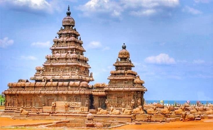 UNESCO World Heritage Shore Temple overlooking the sea in Mahabalipuram